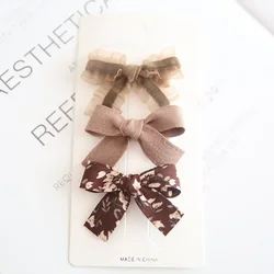 Lazos de terciopelo marrón para pelo bebé – Minimalistas con clip