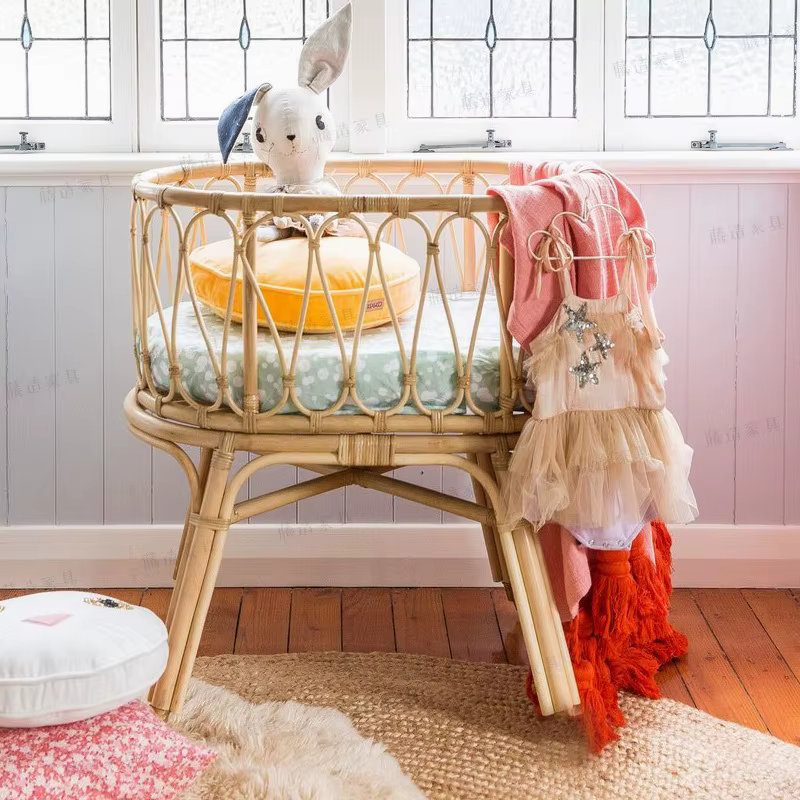 Cuna de mimbre artesanal con madera maciza – Estilo japonés - imagen 3