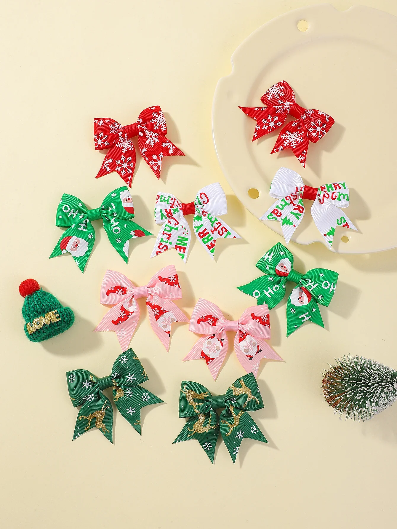 Pinzas navideñas artesanales para niña – Lazos y copos de nieve