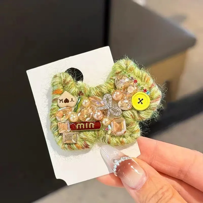 Pinzas para el cabello con forma de estrella de dopamina para niña: detalles de felpa y diamantes de imitación, pinzas de pico de pato para flequillo/pelo de bandeja, lindos clips laterales versátiles. - imagen 5