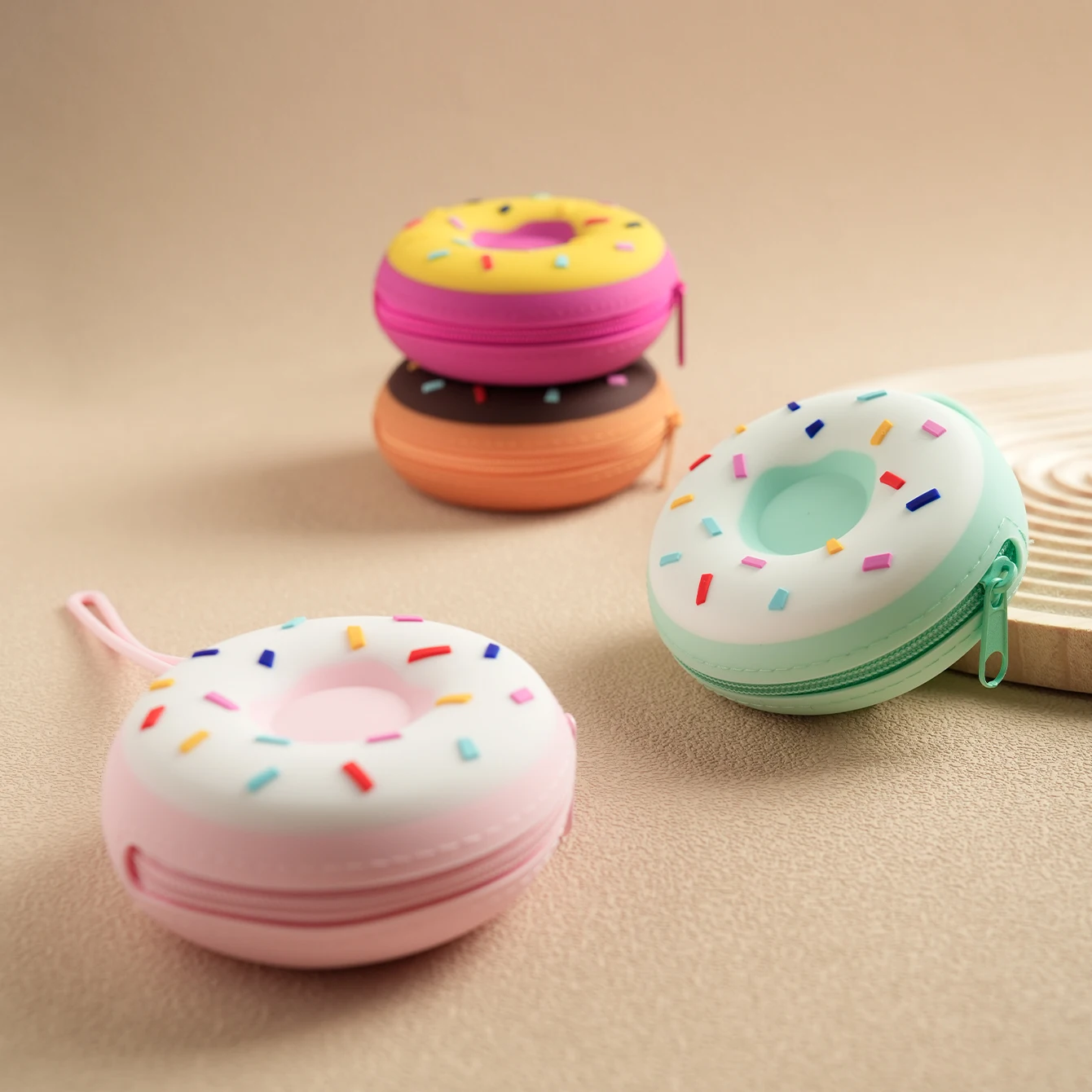 Color niños 1 Uds. Funda de silicona con forma de Donut para chupete, funda portátil para pezones, almacenamiento sin BPA, accesorios de regalo para Baby Shower - imagen 3
