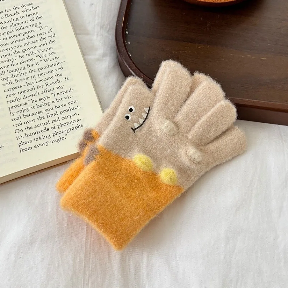 Guantes de punto con estampado de cocodrilo de dibujos animados para niños, manoplas gruesas y cálidas de punto suaves para bebés, estirables y resistentes al frío - imagen 3