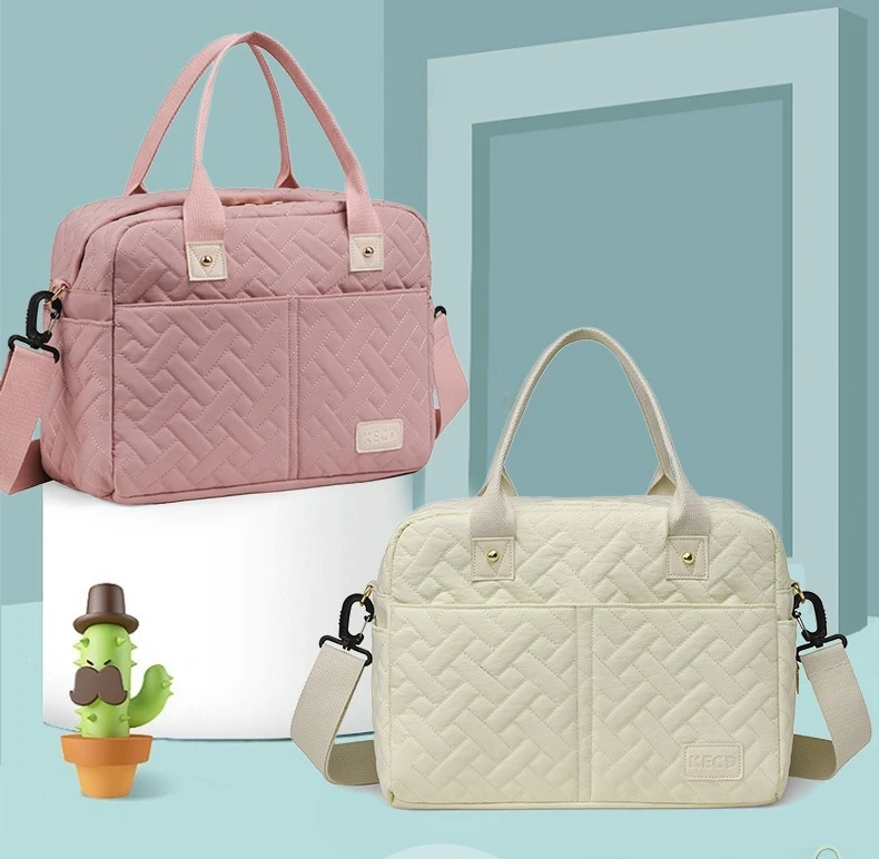 Bolso pañalero cruzado visto de frente
