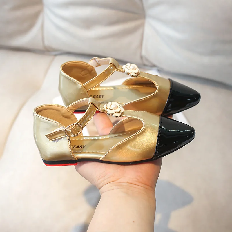 Zapatos de estilo coreano para niñas, sandalias de Princesa con punta estrecha, zapatos individuales de charol, Sandalias planas de flores a la moda, primavera y verano - imagen 2