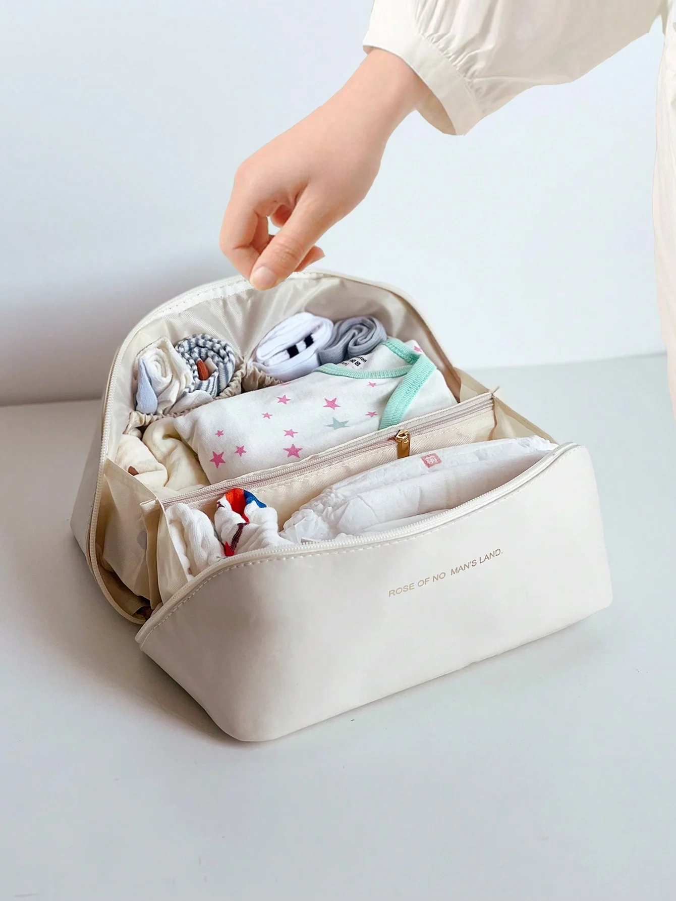 Bolsa de pañales de gran capacidad, bolso organizador multifuncional para mamá, paquete de almacenamiento de viaje para bebé, calcetines para pañales, almacenamiento de ropa interior - imagen 2