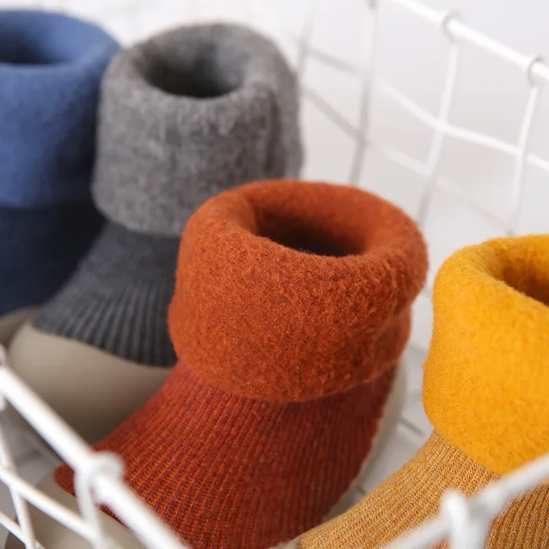 Zapatos de invierno antideslizantes para primeros pasos de bebé - imagen 3