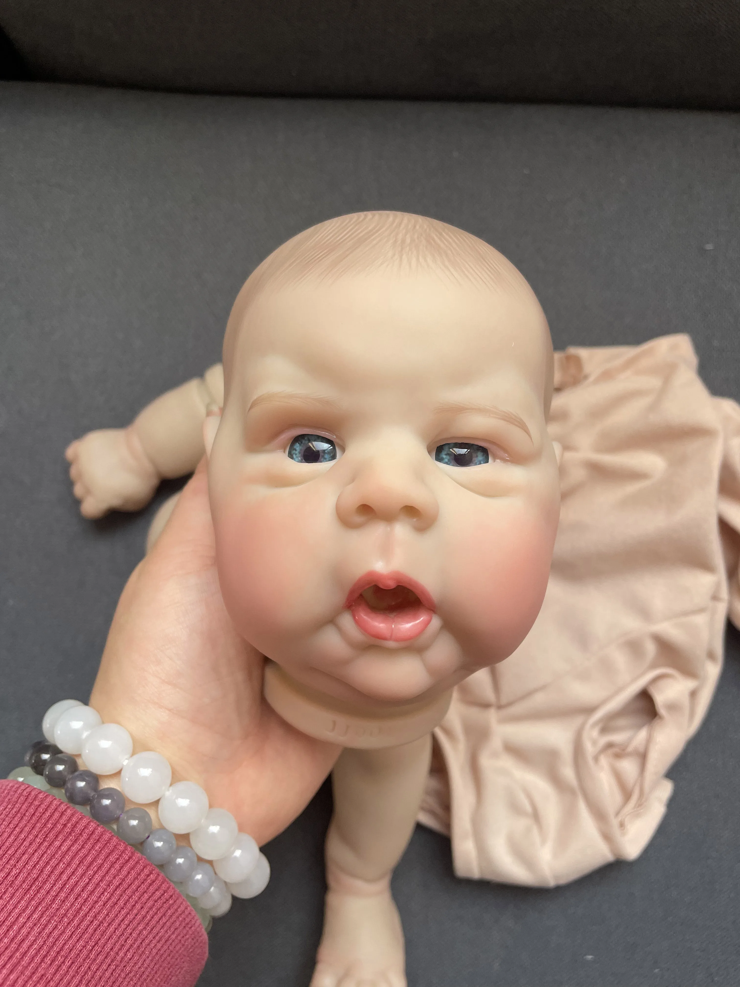 Kit de muñeca reborn NPK con cuerpo de tela y ojos realistas - imagen 5