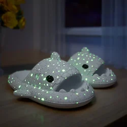 Zapatillas luminosas tiburón niño – Brilla en la oscuridad