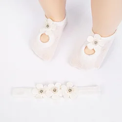 Calcetines de bautizo blancos con flores para bebé