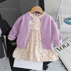 Conjunto de cárdigan y vestido floral para niña en otoño