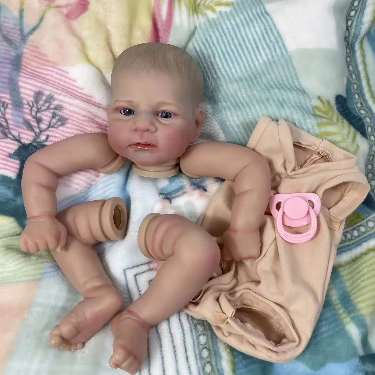 Muñeca Reborn Elijah de vinilo ultra realista con efecto venas - imagen 3