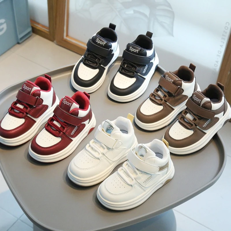 Zapato deportivo para niños, primavera 2026, nuevo zapato sencillo de fondo plano para niños, zapato informal para niñas, suela suave antideslizante, zapato para caminar versátil para hombres