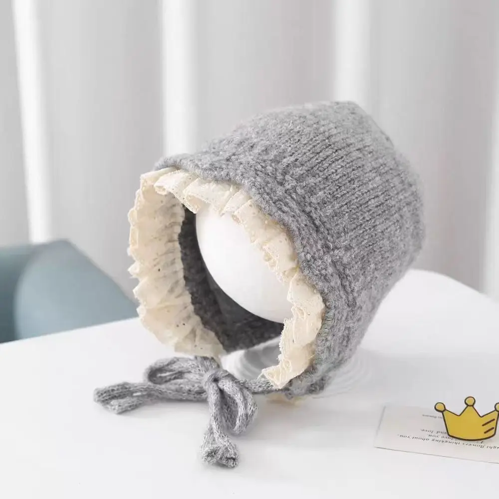 Gorro suave y cálido a prueba de viento para bebé, gorro más cálido con bordes de encaje, protección para los oídos, gorro grueso con protección para los oídos para exteriores - imagen 4