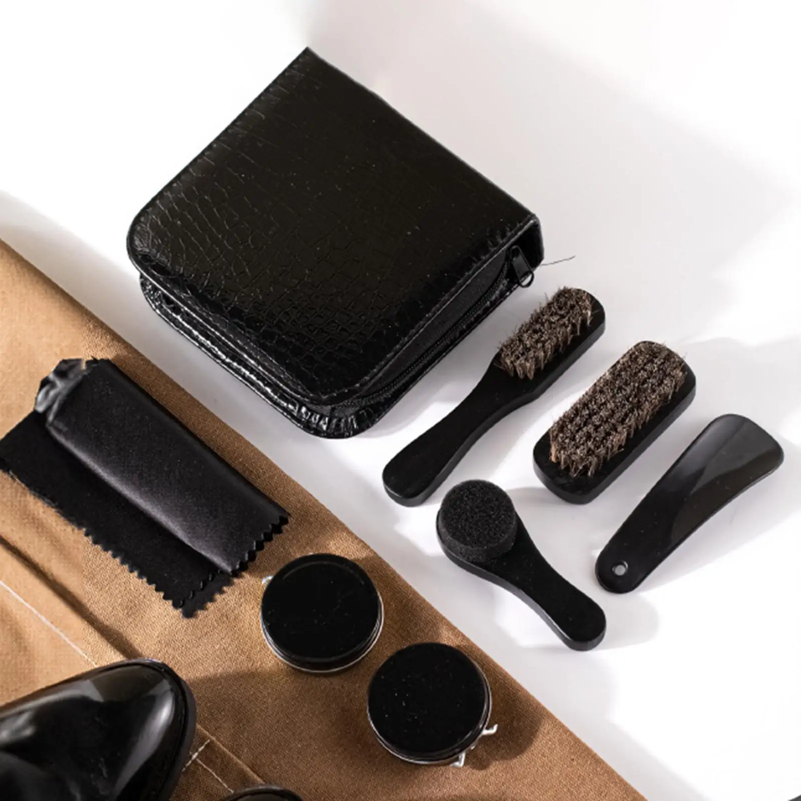 Kit de limpieza para zapatos de cuero con estuche - imagen 2