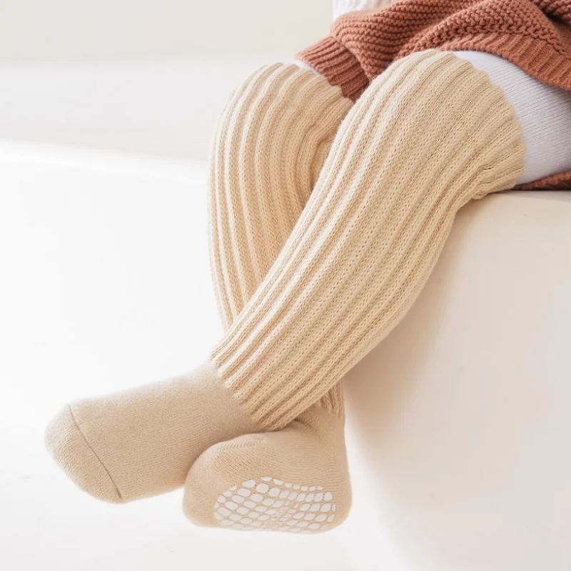 Calcetines largos de algodón para bebé – Cálidos y antideslizantes - imagen 2