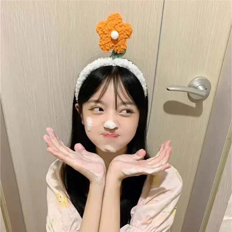 Diadema de girasol de felpa para niños y niñas, bonita diadema para el cuidado de la piel, banda para el cabello suave antideslizante de dibujos animados peludos para niños y estudiantes - imagen 3