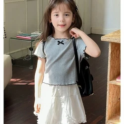 Camiseta de tejido hielo de niña manga corta cuello redondo