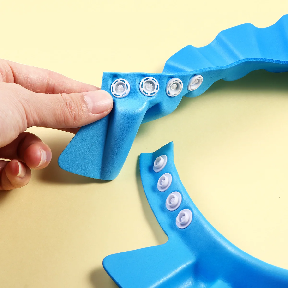 Gorro de baño para niños Gorro de ducha ajustable para bebé 80 ° C material elástico suave de secado rápido ligero resistente al calor para el ojo - imagen 4