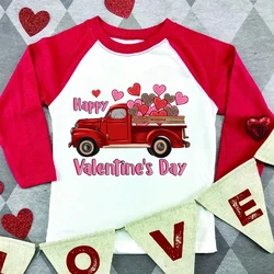 Camiseta raglán San Valentín niños manga larga con estampado corazón