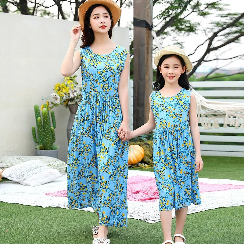 Conjunto madre e hija para playa: vestidos floreados de verano - imagen 5