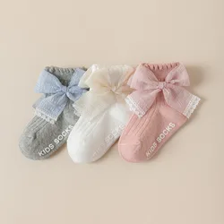 Calcetines antideslizantes con lazo para niño – Suave y cómodo