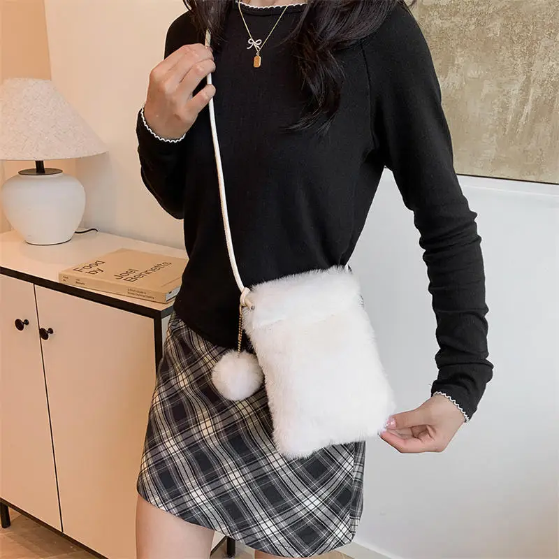 Bolso de felpa para teléfono para mujer, elegante, duradero, con cuerda colgante de piel, para otoño e invierno, Color sólido, monedero cruzado - imagen 3
