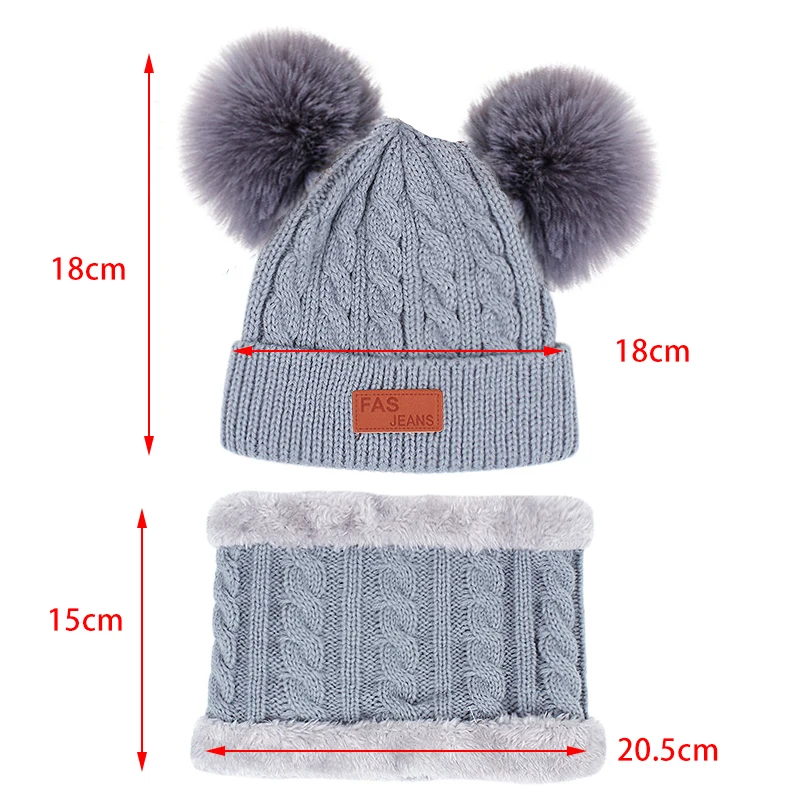 Conjunto invierno bebé con gorro pompón, bufanda y guantes - imagen 3