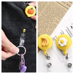 Llavero retráctil Kawaii de frutas y oso para insignias y tarjetas