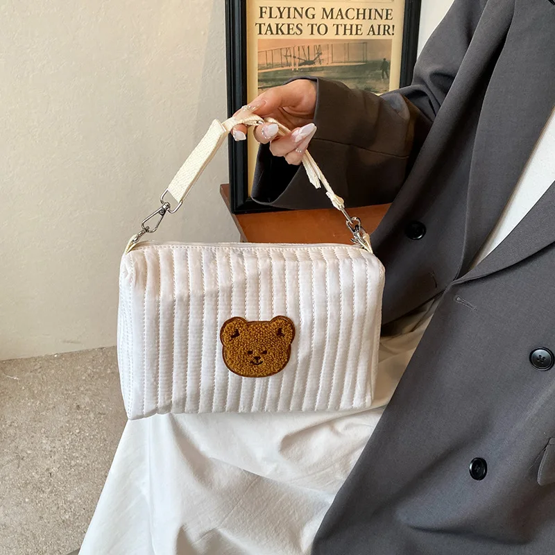 Mini bolsa de pañales para bebé de dibujos animados, bolso sencillo con bordado de oso para recién nacido, bolsa organizadora portátil para cochecito de bebé al aire libre