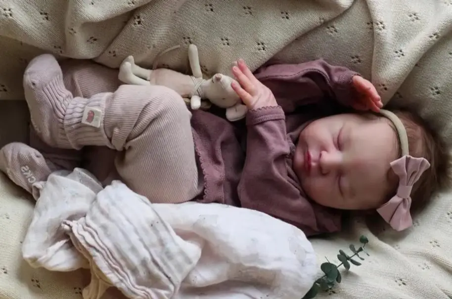 Muñeca realista reborn de silicona – 49 cm, piel tejida a mano - imagen 2