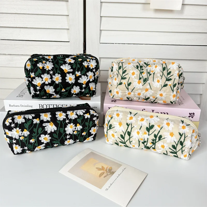 Estuche de lona bordado con flores para niños – Resistente - imagen 4