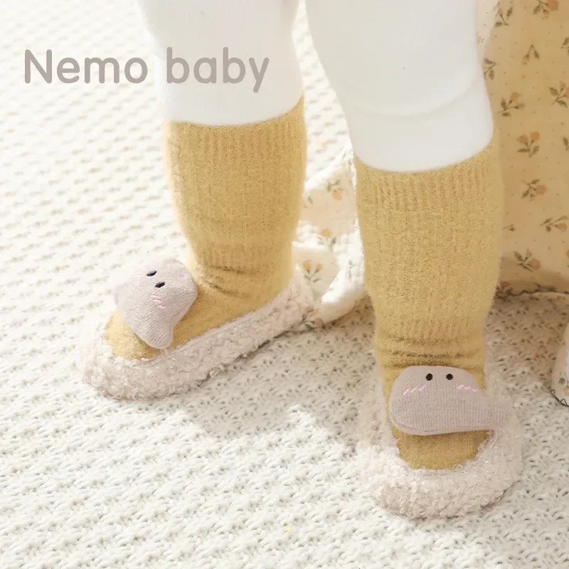 Calcetines antideslizantes bebé animalitos – Cálidos para el hogar - imagen 5