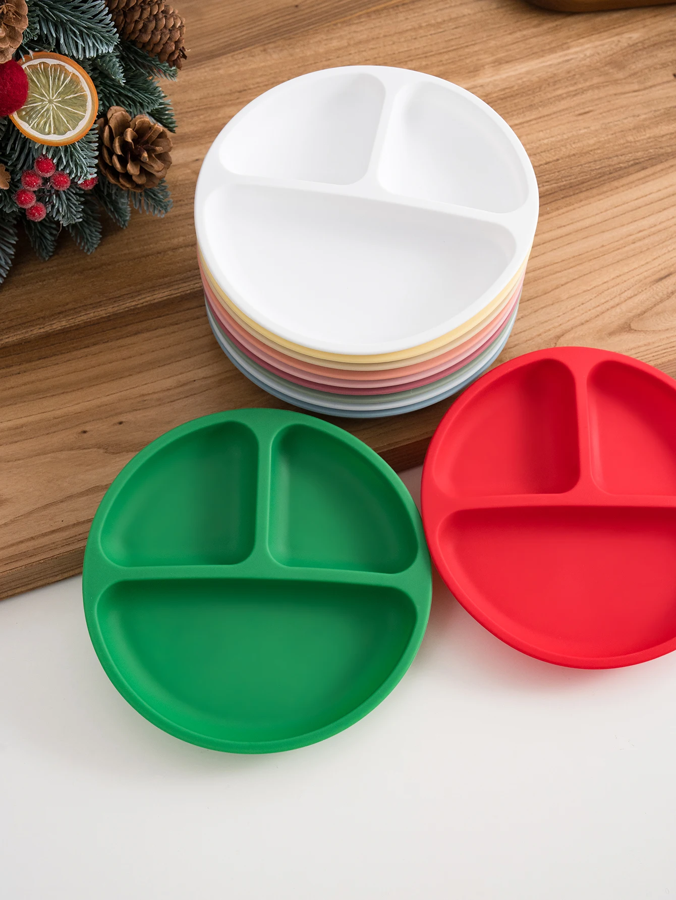 Color niños 1 pieza sin BPA plato de comedor de silicona para bebé con ventosa plato de alimentación de entrenamiento para niños vajilla para niños suministros de Navidad