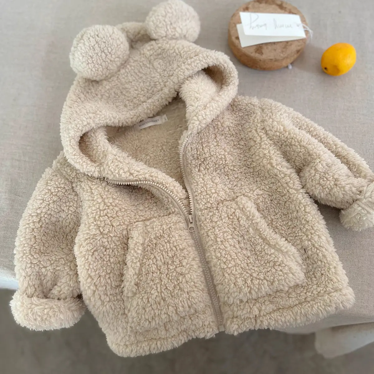 Sudadera de felpa con capucha y orejas de osito para bebé - imagen 2
