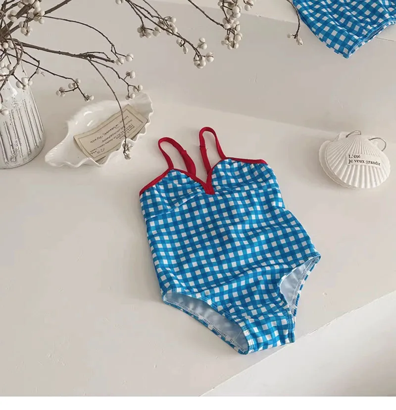 Bañador infantil para niña con sombrero – Estilo playa verano