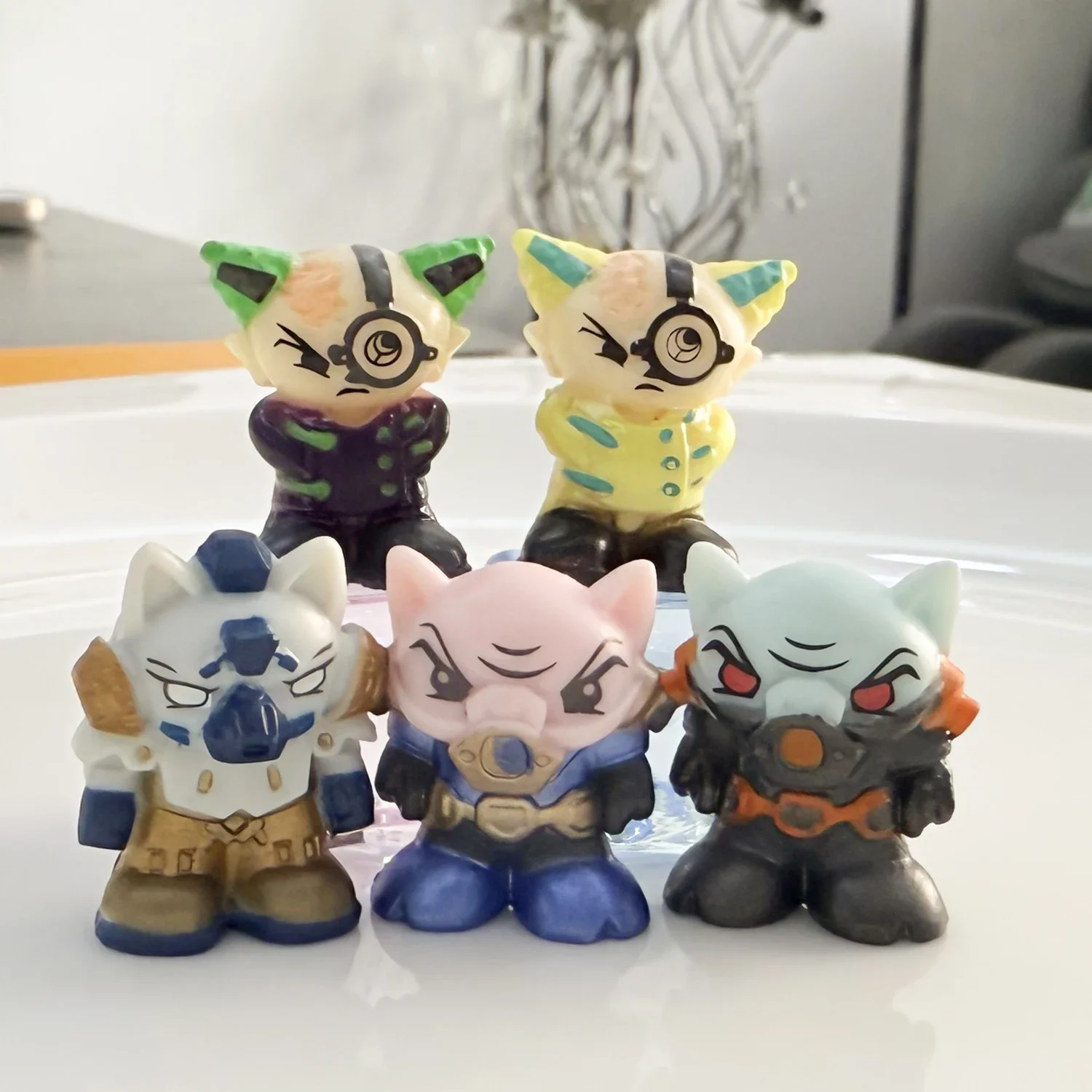 Aleatorio 8 Uds. Diferentes figuras de dibujos animados de Anime regalos de Navidad de Pascua coleccionables para fanáticos - imagen 2