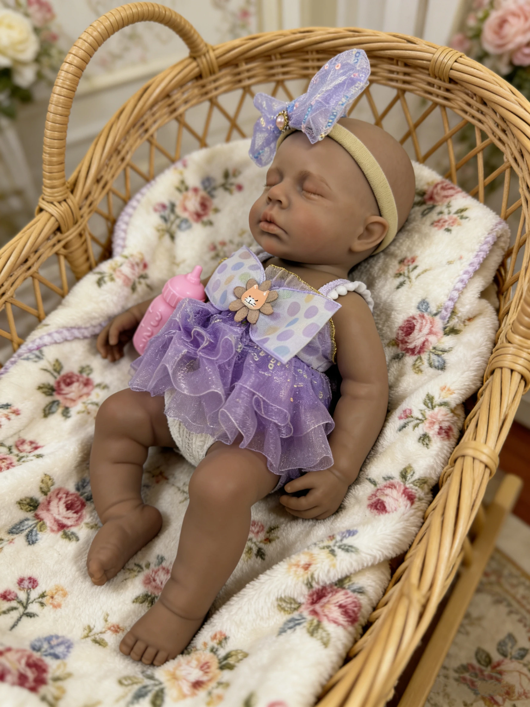Muñeca reborn LouLou de silicona – Bebé niña de piel oscura - imagen 4