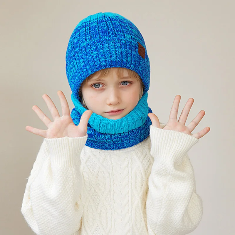 Gorro de invierno infantil con bufanda y guantes tejido