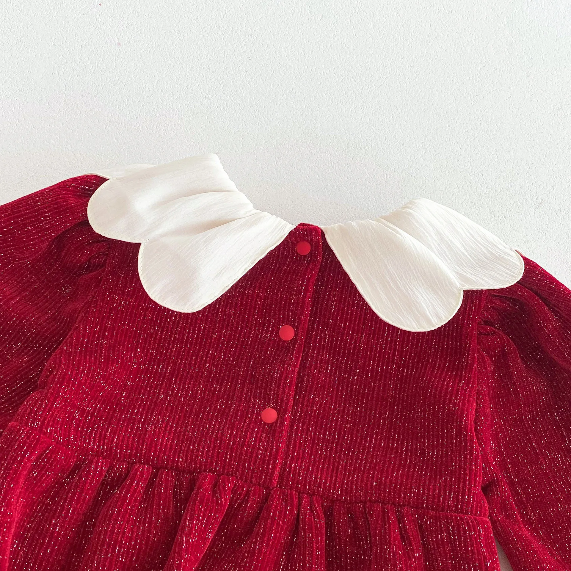 Mono de bebé rojo con cuello Peter Pan para niña pequeña - imagen 5