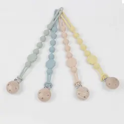 Clips para chupetes con mordedor de silicona integrado