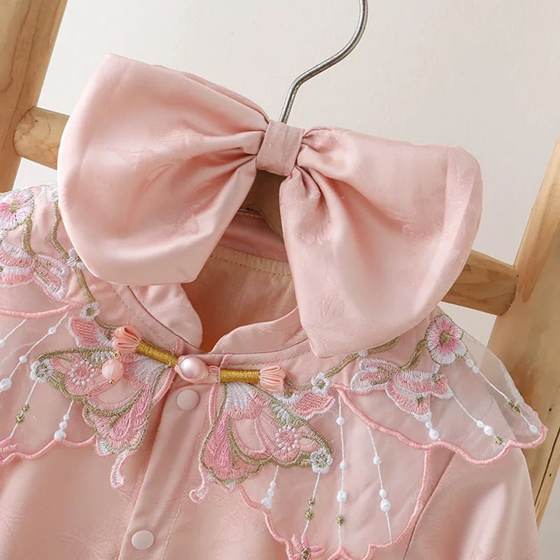 Mono de princesa manga larga rosa con bordados estilo chino y diadema - imagen 3