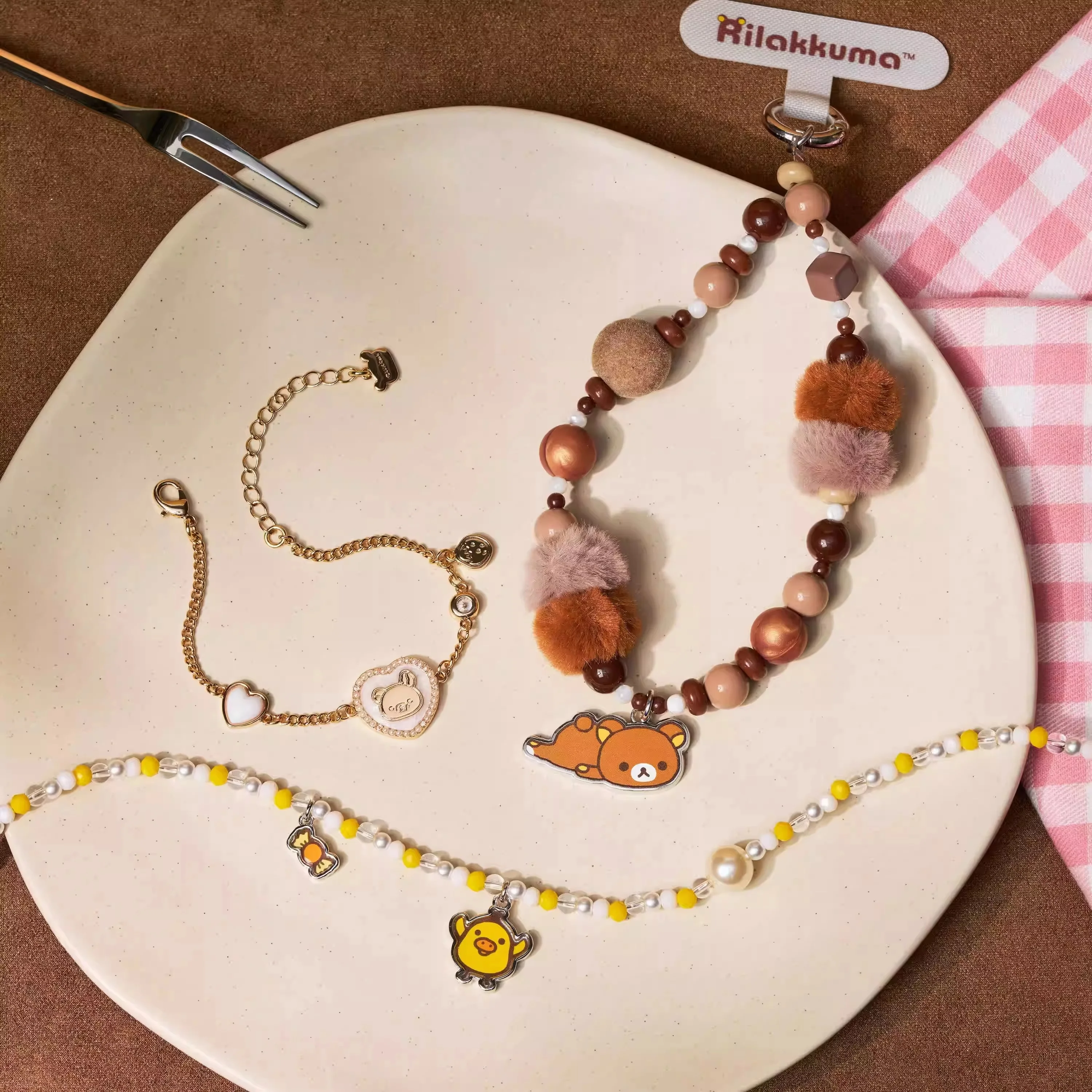 Caja sorpresa Rilakkuma Maihe con llavero y correa para móvil - imagen 3
