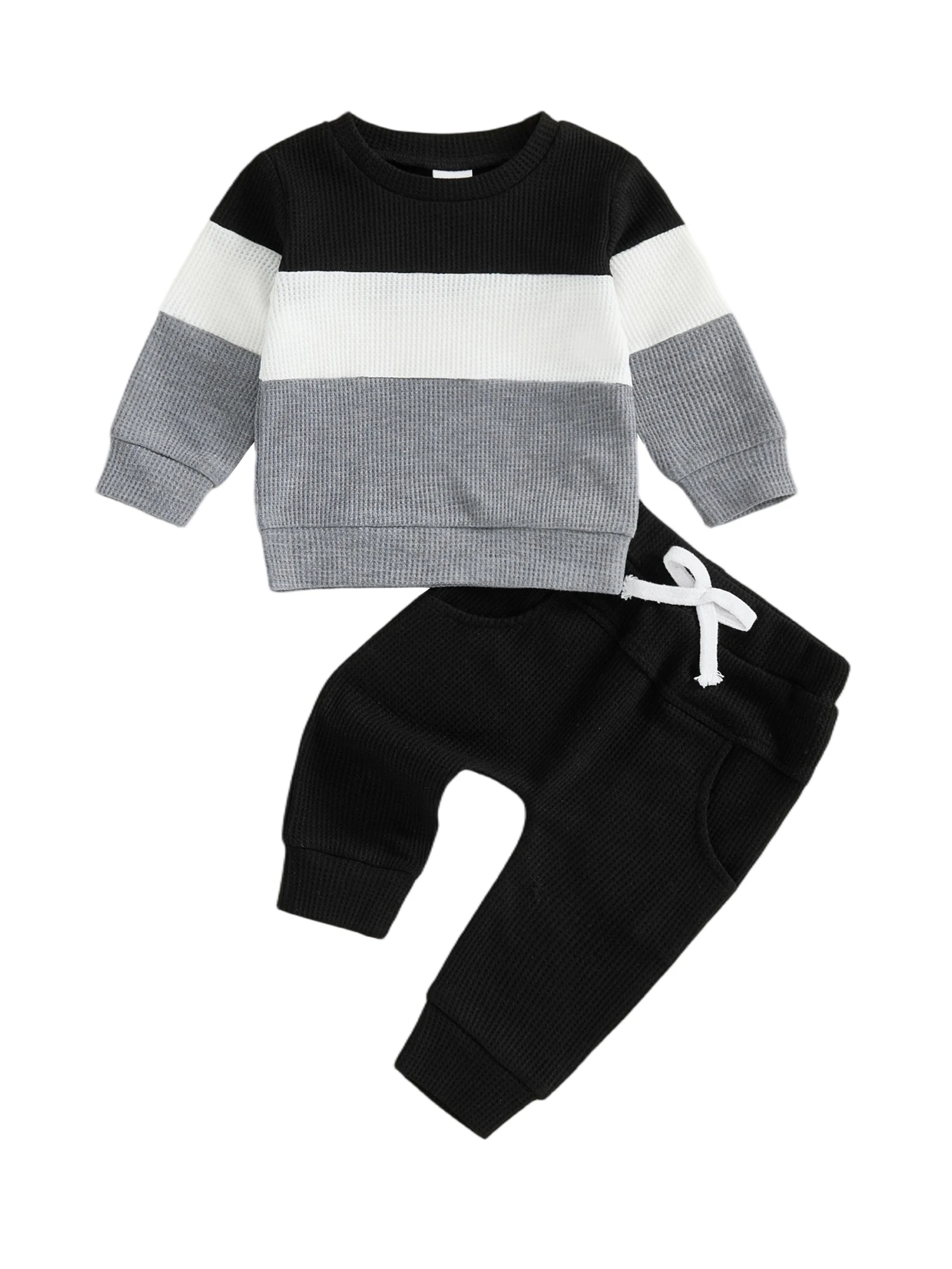 Conjunto ViSgogo mostrando camiseta y pantalón a rayas