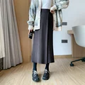 Gris oscuro