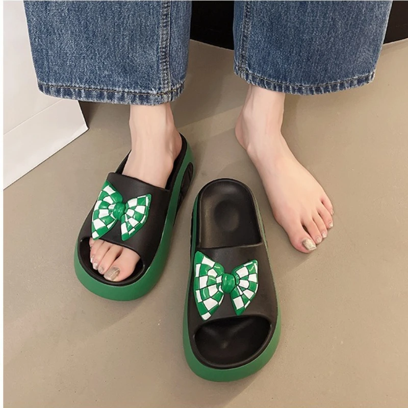 2025 nuevas zapatillas de plataforma con lazo bonito para mujer, sandalias de verano, suela gruesa de EVA suave, zapatos para interior y exterior para mujer, chanclas de playa y calle - imagen 4