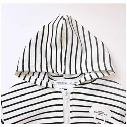 Conjunto abrigo infantil otoño con capucha y pantalón rayas para bebé