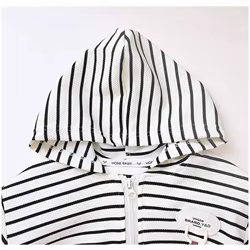 Conjunto abrigo infantil otoño con capucha y pantalón rayas para bebé