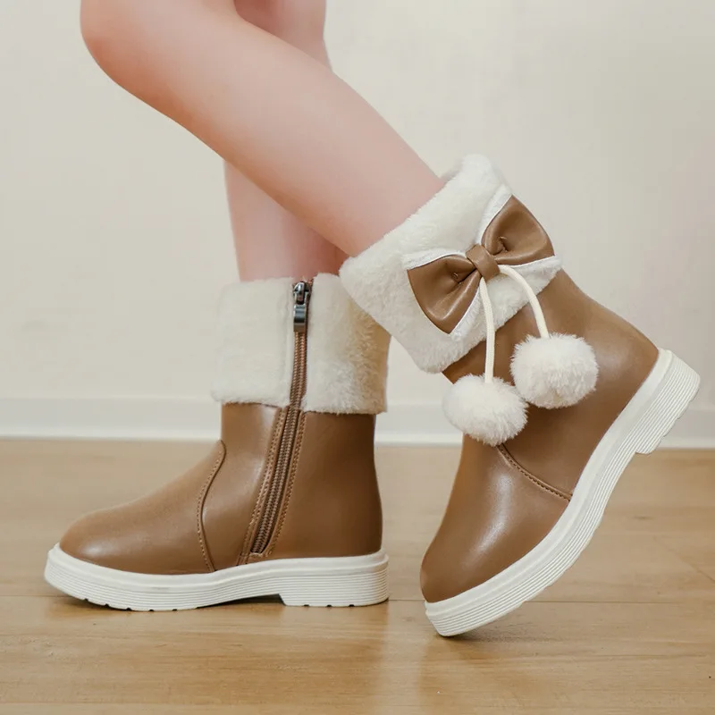 2025 Invierno nueva bota de cuero para niña Botas de nieve versátiles a la moda para niños Botas de tobillo simples para niñas Botas de algodón cálidas de terciopelo para niños - imagen 3