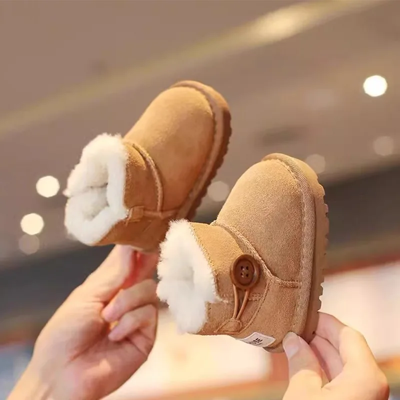 Bota de nieve para niños de invierno 2025, nueva bota plana para bebés, botas cortas informales versátiles antideslizantes a la moda para niños y niñas - imagen 3