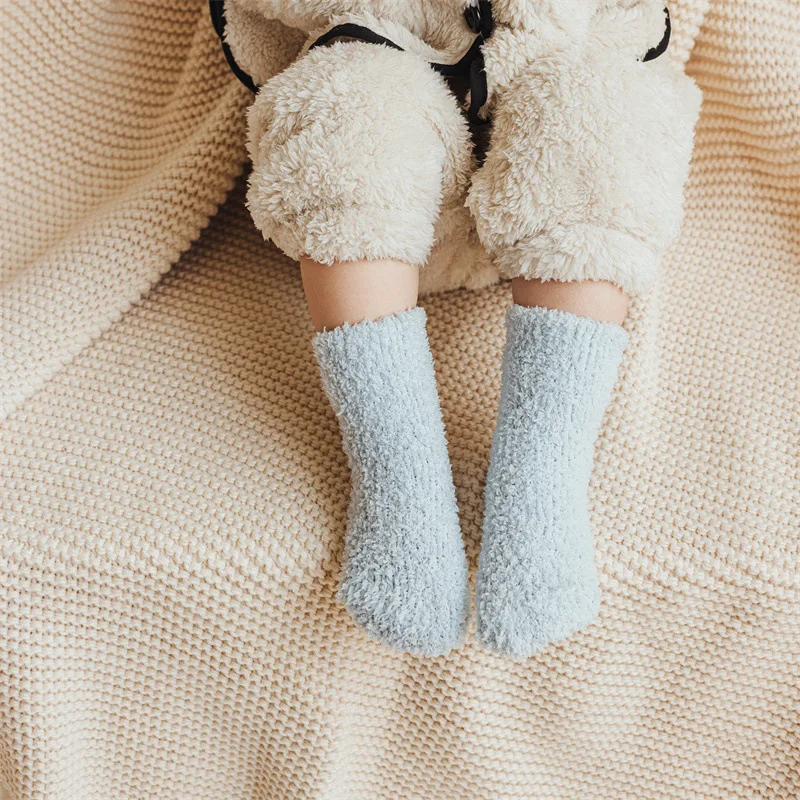 Calcetines gruesos y cálidos de lana color Coral para recién nacidos, calentadores de piernas para niños y niñas, calcetines suaves antideslizantes de felpa para otoño - imagen 4
